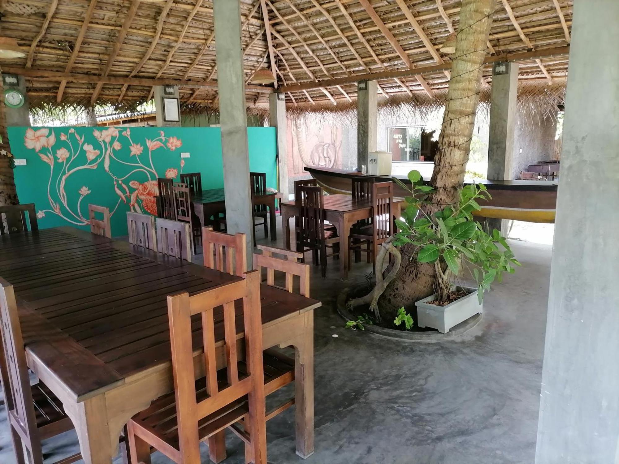 Werala Beach Resort カルピティヤ エクステリア 写真