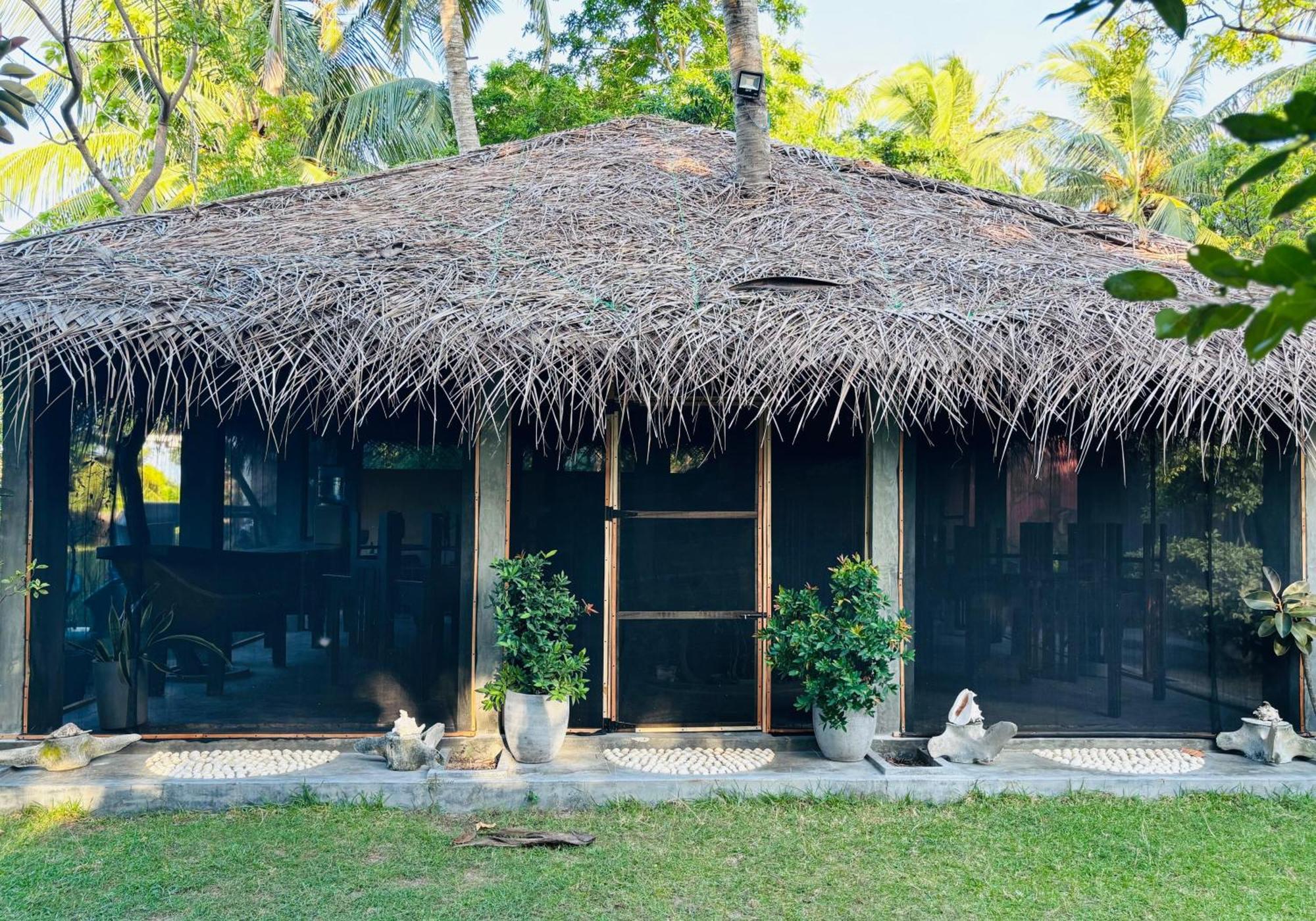 Werala Beach Resort カルピティヤ エクステリア 写真